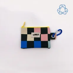 Monedero pequeño con mosquetón con estampado de cuadros de colores vivos